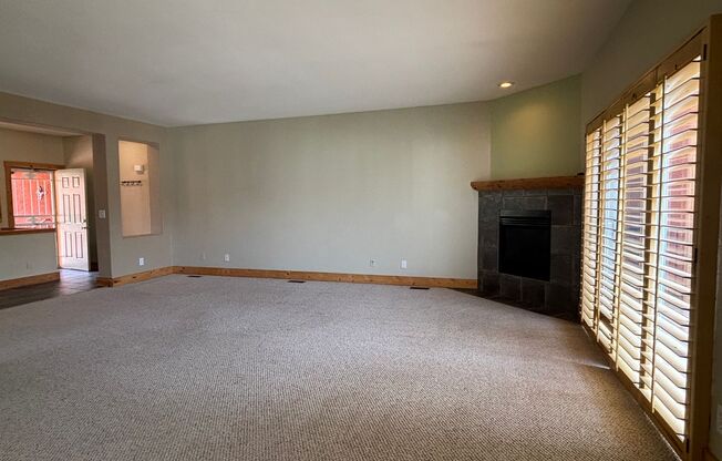 2 Bed/2.5 Bath Townhome with A/C and gas fireplace - Available Now! MileStone Real Estate Services