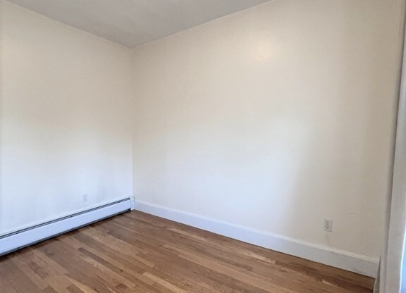 3 CEDAR SQ