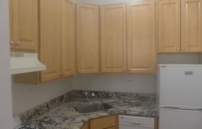 1 bed, 1 bath, 652 sqft, $1,695, Unit G