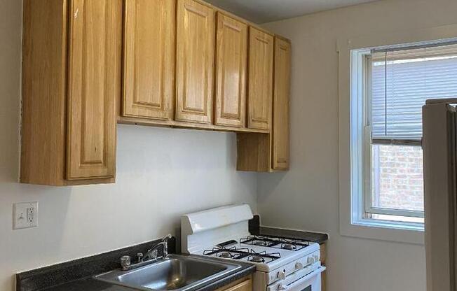 1733 W 91 ST