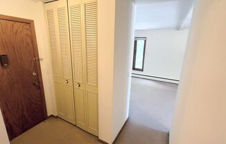 2 beds, 1 bath, $1,350, Unit 3