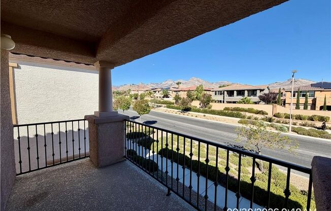 3 beds, 2.5 baths, $2,150