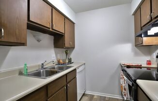 2 beds, 1.5 baths, 920 sqft, $825, Unit 1420 West Glen Avenue Apt 502