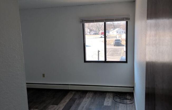 1 bed, 1 bath, 700 sqft, $1,050, Unit 100