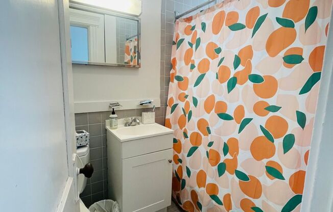 Studio, 1 bath, 335 sqft, $2,250, Unit 15