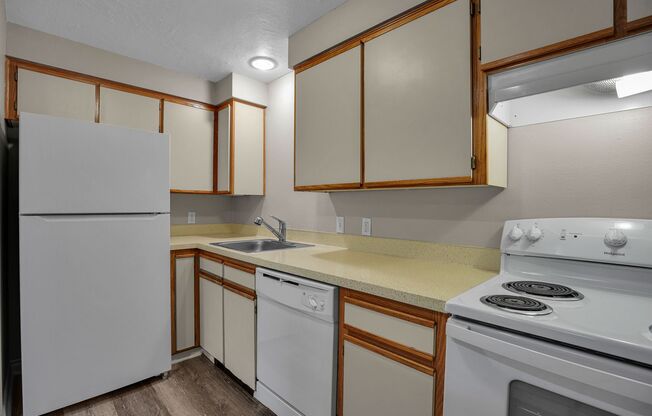 2 beds, 2 baths, 950 sqft, $1,395, Unit 340-23