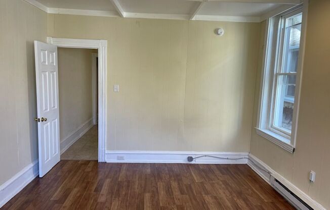 Freshly Rehabbed 1-Bedroom Apartment in Parkside – 4211 Girard Ave #2R