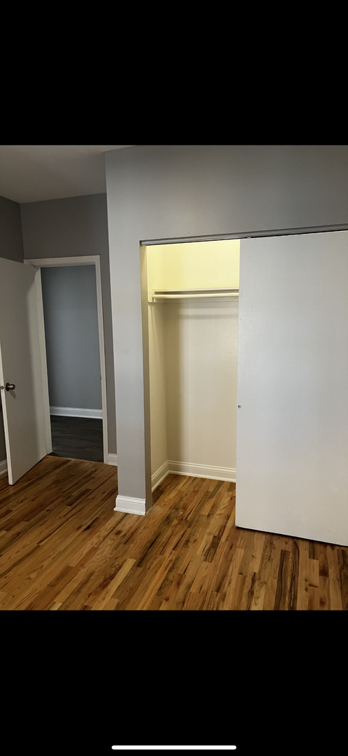 3 beds, 1 bath, $2,249, Unit 228-1E