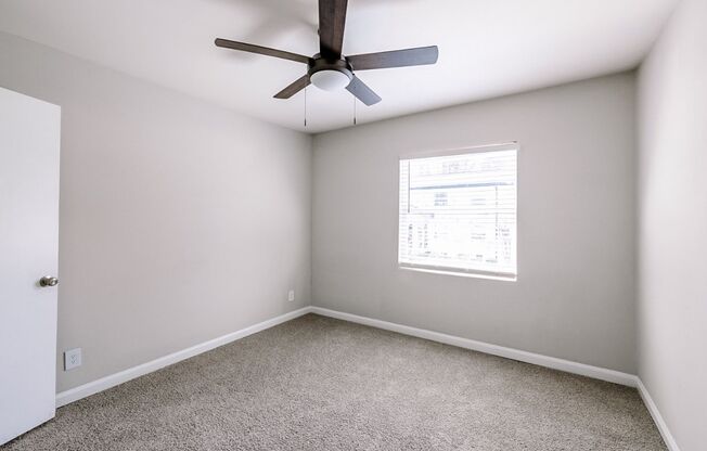 2 beds, 1 bath, 850 sqft, $1,200, Unit 26-E7