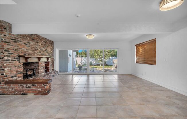 Beautiful Hollywood home in quiet neighborhood