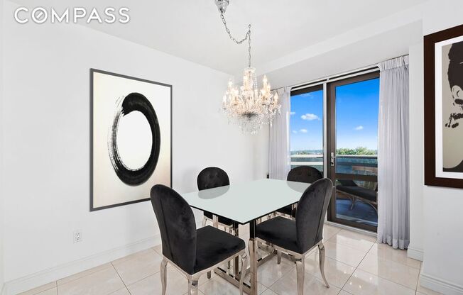 112 1 QUEENS BLVD