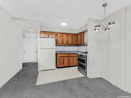 2 beds, 1 bath, $2,300