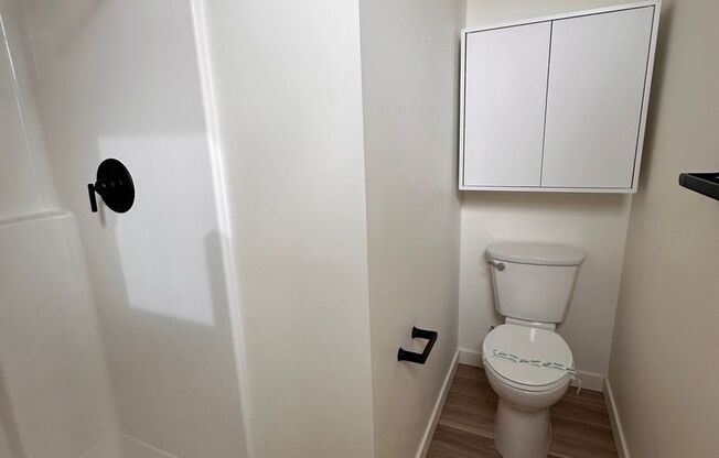 1 bed, 1 bath, 165 sqft, $1,095, Unit B404
