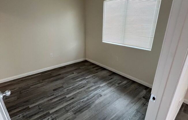 1 bed, 1 bath, $990, Unit 166