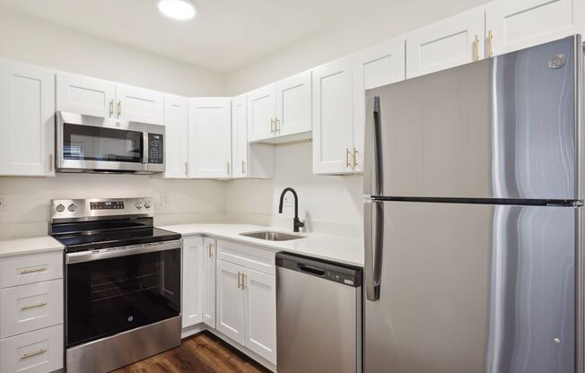1 bed, 1 bath, 685 sqft, $2,100