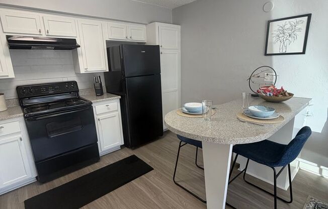 1 bed, 1 bath, 525 sqft, $925, Unit B204