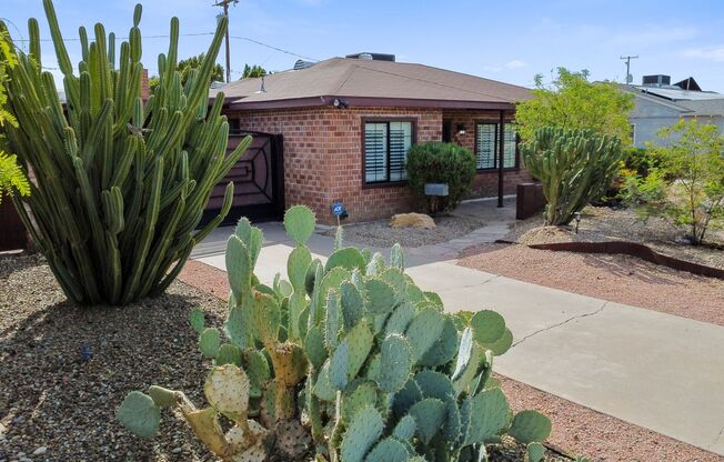 Historic District Charmer!