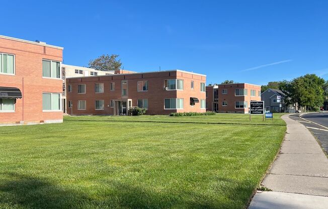 2 beds, 1 bath, $1,095, Unit 21