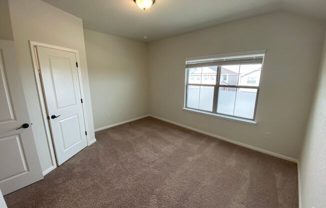 3 beds, 2.5 baths, $1,445, Unit 10312 Lynwood Creek Unit 102