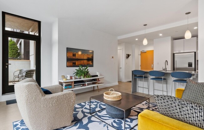 1 bed, 1 bath, 651 sqft, $2,850, Unit 401R