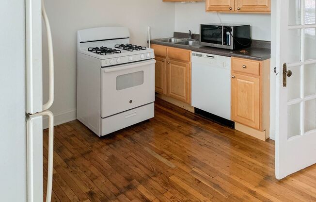 1 bed, 1 bath, 645 sqft, $2,100, Unit 3523-3E