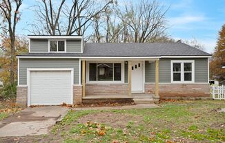 Fully Remodeled 3 bedroom | 1 bathroom | 1 car garage | Springfield! PETS WELCOME!