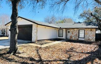 LOVELY ONE STORY 3/2 LOCATED NEAR UTSA!