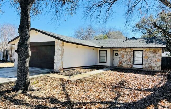 LOVELY ONE STORY 3/2 LOCATED NEAR UTSA!