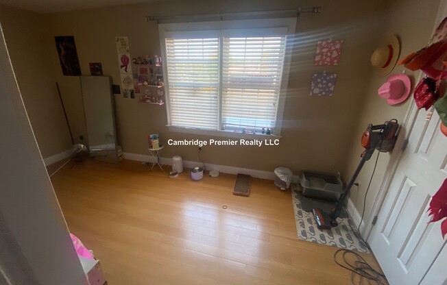 325 ELM ST