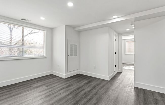 3 beds, 2 baths, 788 sqft, $3,580, Unit 6701-207