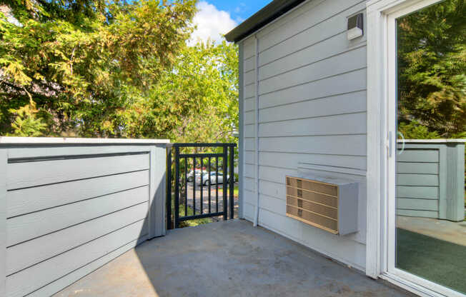 Southwood Apartments - Balcony