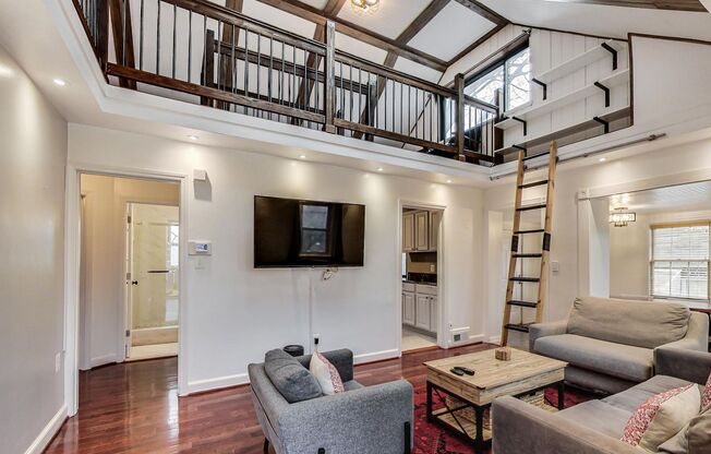 6711 Conway Rd. Updated & Cozy 3/2 Cape Cod Partially Furnished