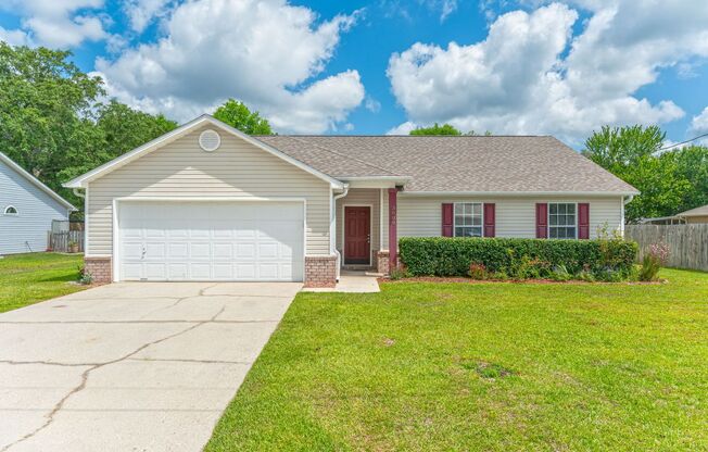 4 Bedroom South of I-10 w/ a Pool!