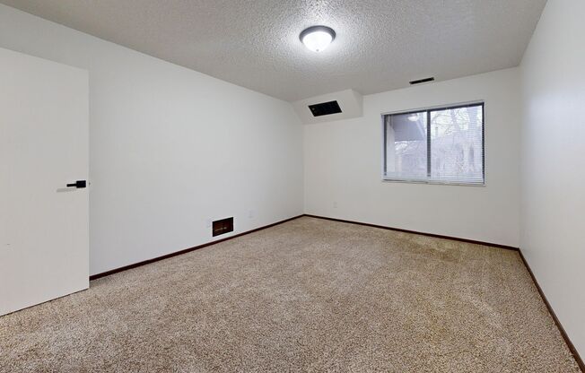 2 beds, 1 bath, 1,050 sqft, $1,050, Unit 203-302F