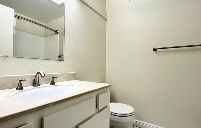 2 beds, 1 bath, $2,910, Unit Apt 111