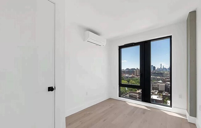 2 beds, 1 bath, $4,100, Unit 1207