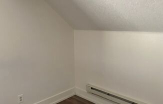 Studio, 1 bath, 600 sqft, $1,100, Unit #4