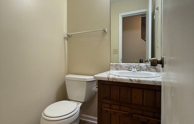 2/2.5 Townhome in the heart of downtown Douglasville