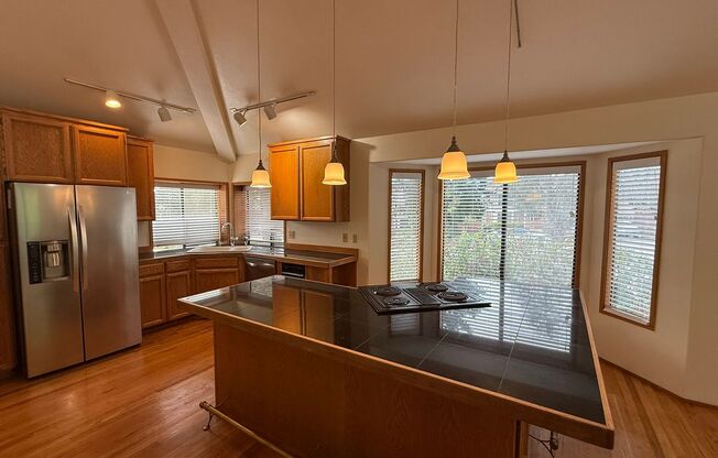 3Bd/2.5Ba Bellevue House