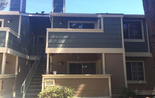 Remodeled 1 Bed 1 Bath Condo. Stainless Steel Appliances. Pool and Hot Tub