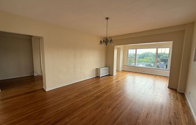 2 beds, 2 baths, 1,772 sqft, $2,200, Unit Old King Edward 61