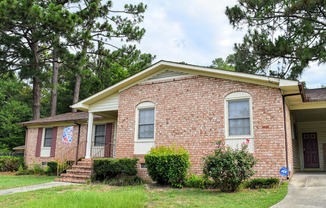 Fresh Private Large Quiet Appeal - no carpet, shady culdesac lot