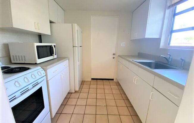 2 beds, 1 bath, $1,275