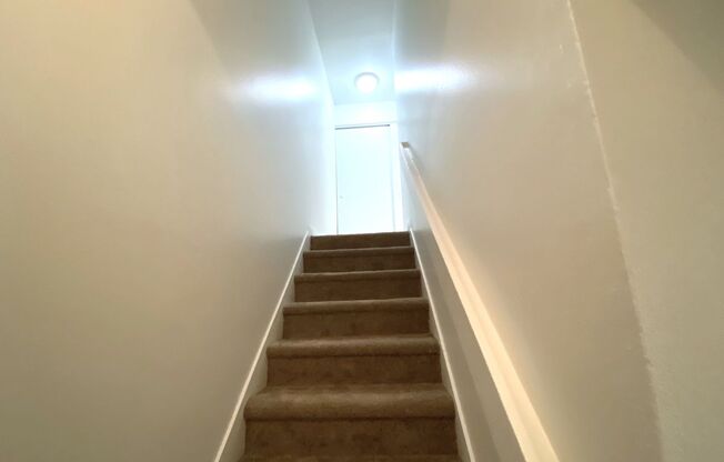 3 beds, 1.5 baths, 1,231 sqft, $2,295, Unit L4