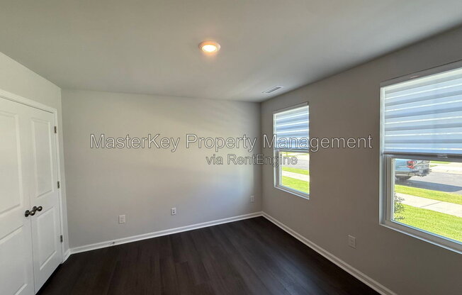 329 DEERCROFT DR