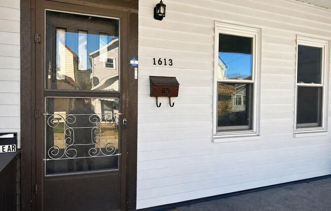 1613 Fourth Avenue (Full Service)