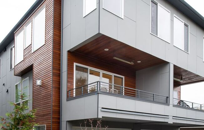 Immaculate, Kirkland Newer Construction - 4 Bed 3.5 Bath Townhome in Norkirk!
