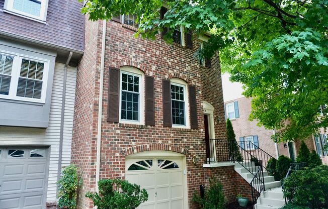 Lovely 3 Bedroom 2.5 Bathroom  Brick Townhome with Fenced Yard In Lafayette Village