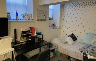 4 beds, 1 bath, $6,600, Unit 1