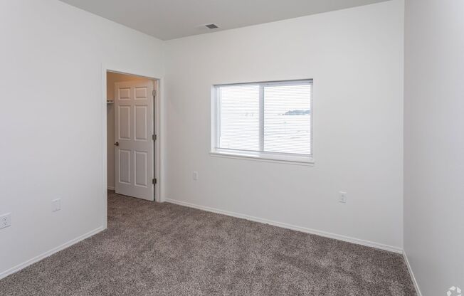 3 beds, 2 baths, 1,265 sqft, $1,670, Unit 4017-130